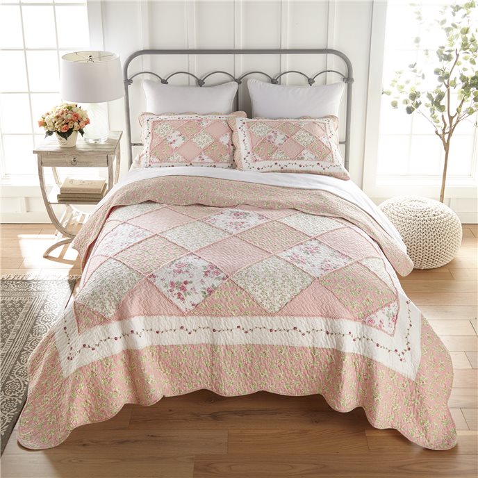 Strawberry Garden 3 Pc King Quilt Set Thumbnail